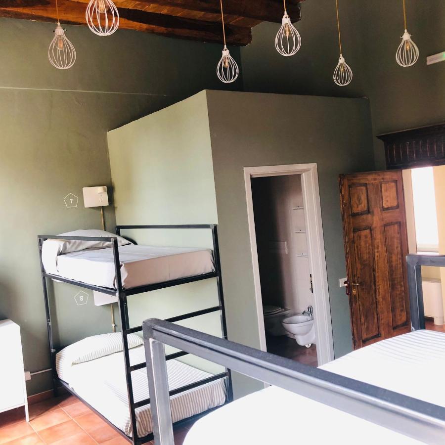 アヴィリアーナ Casa Conte Rossoホステル エクステリア 写真