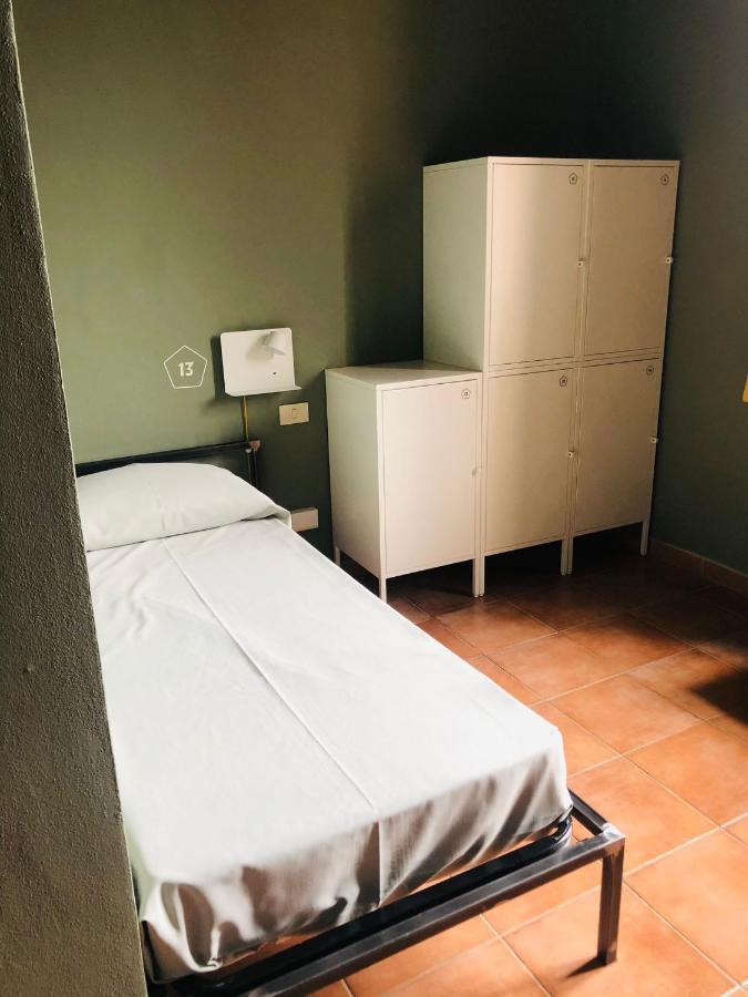 アヴィリアーナ Casa Conte Rossoホステル エクステリア 写真