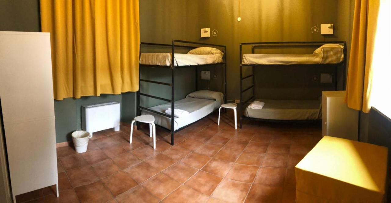 アヴィリアーナ Casa Conte Rossoホステル エクステリア 写真