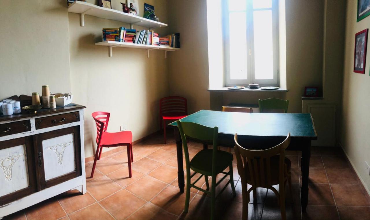 アヴィリアーナ Casa Conte Rossoホステル エクステリア 写真